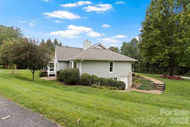 128 Broadmoor Drive, Flat Rock, NC 28731