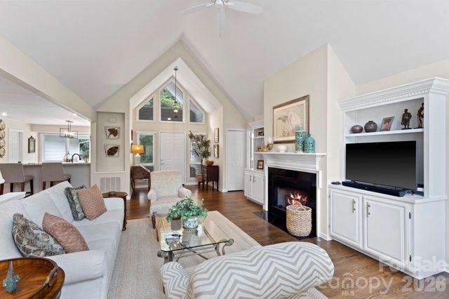 128 Broadmoor Drive, Flat Rock, NC 28731