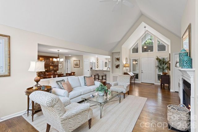 128 Broadmoor Drive, Flat Rock, NC 28731