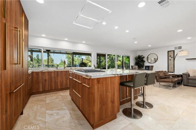 4556 Poe Avenue, Woodland Hills, CA 91364