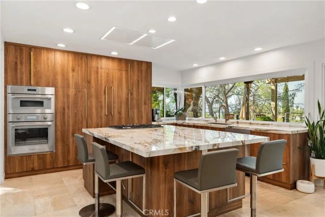 4556 Poe Avenue, Woodland Hills, CA 91364