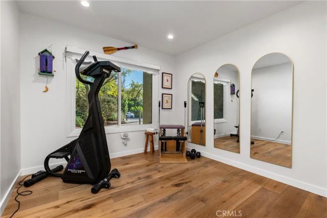 4556 Poe Avenue, Woodland Hills, CA 91364