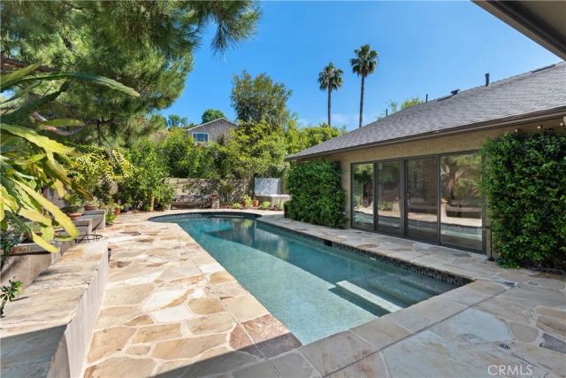 4556 Poe Avenue, Woodland Hills, CA 91364