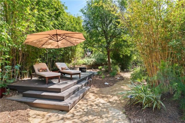 4556 Poe Avenue, Woodland Hills, CA 91364