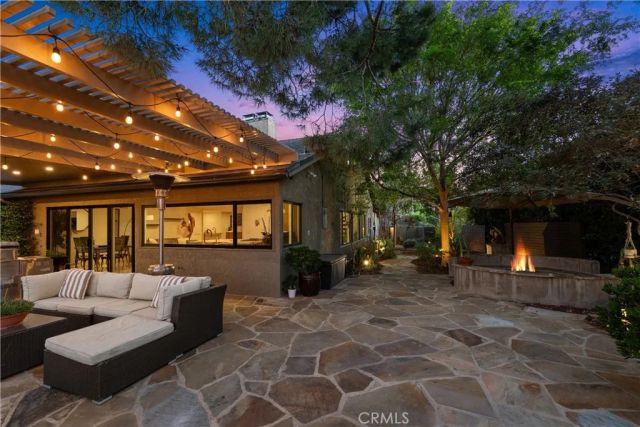 4556 Poe Avenue, Woodland Hills, CA 91364