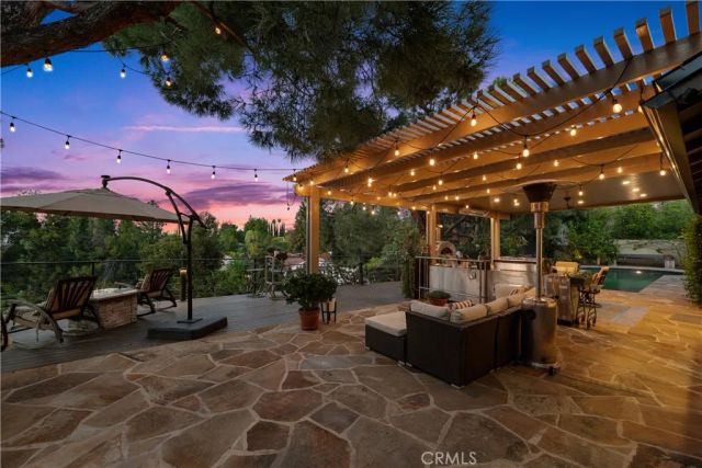 4556 Poe Avenue, Woodland Hills, CA 91364