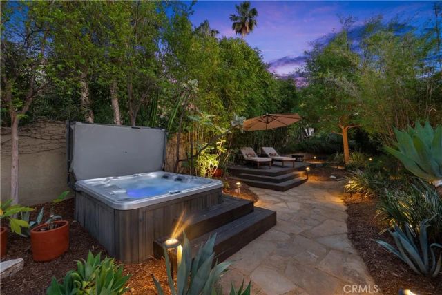 4556 Poe Avenue, Woodland Hills, CA 91364