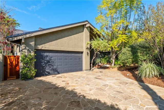 4556 Poe Avenue, Woodland Hills, CA 91364