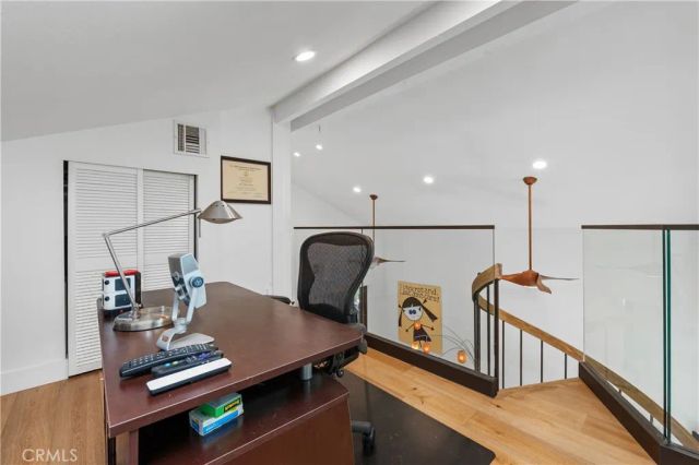 4556 Poe Avenue, Woodland Hills, CA 91364