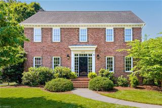 4012 Huntscroft Lane, Winston-salem, NC 27106