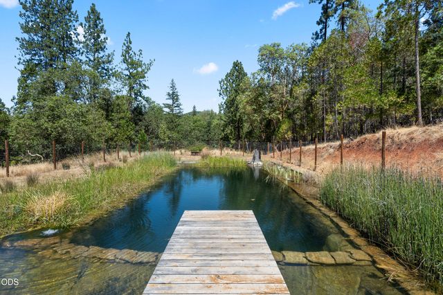 2016 Sykes Creek Road, Rogue River, OR 97537