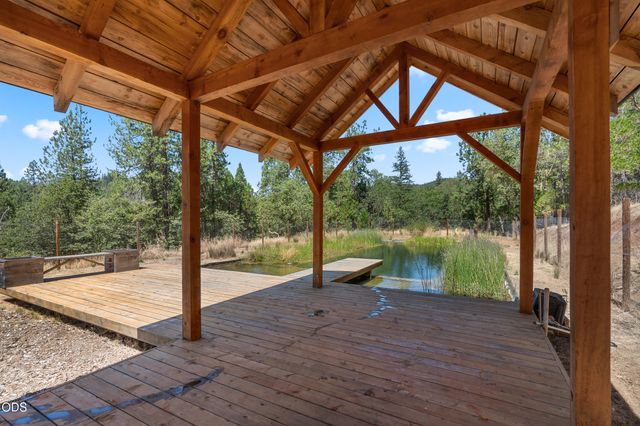 2016 Sykes Creek Road, Rogue River, OR 97537