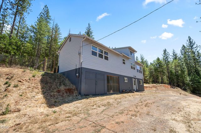 2016 Sykes Creek Road, Rogue River, OR 97537
