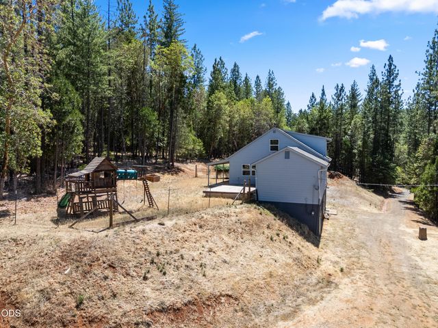 2016 Sykes Creek Road, Rogue River, OR 97537