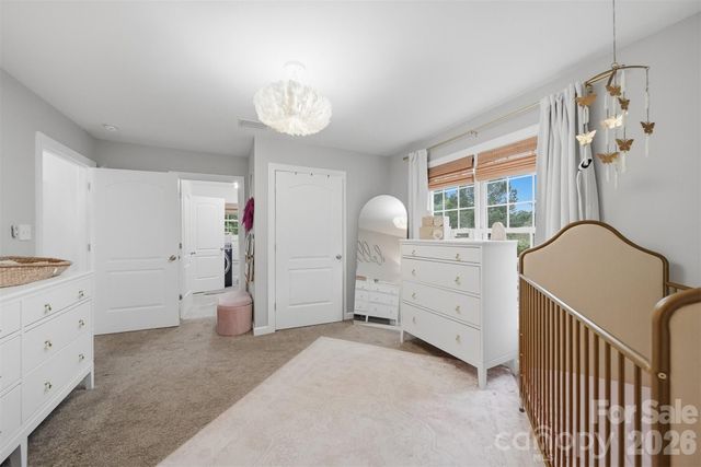 909 36th Avenue NW, Hickory, NC 28601
