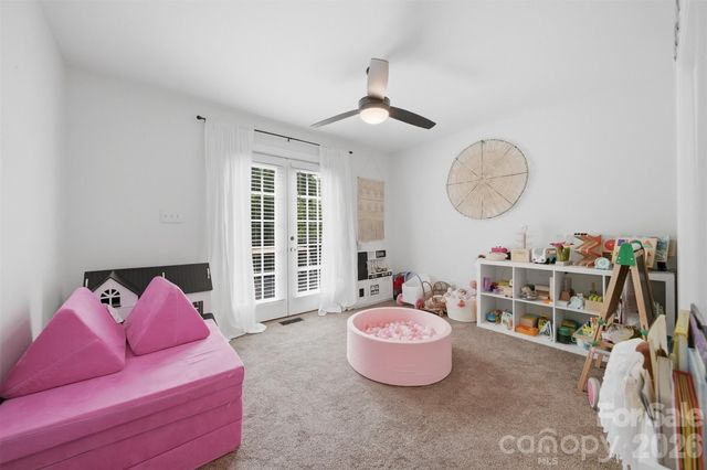 909 36th Avenue NW, Hickory, NC 28601