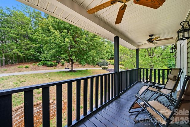 909 36th Avenue NW, Hickory, NC 28601