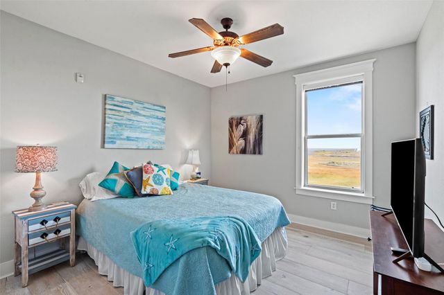 26570 Bay Water Drive 303, Galveston, TX 77554