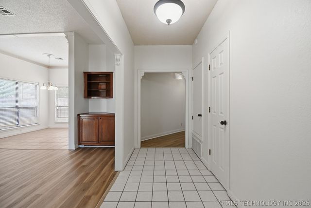 13643 S Oak Place, Glenpool, OK 74033