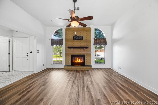 13643 S Oak Place, Glenpool, OK 74033