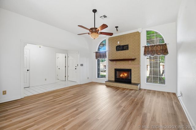 13643 S Oak Place, Glenpool, OK 74033
