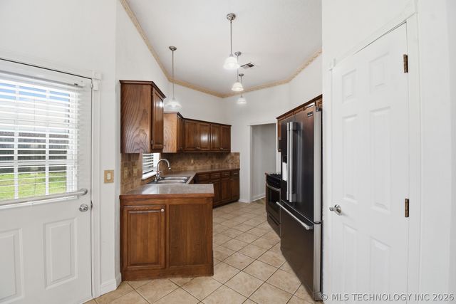 13643 S Oak Place, Glenpool, OK 74033