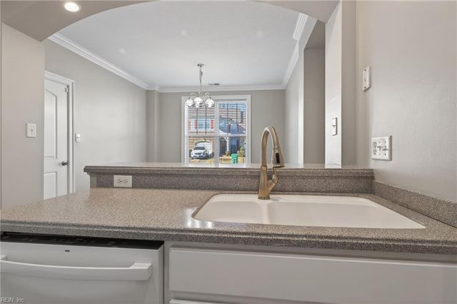 5564 Frog Pond LN, Virginia Beach, VA 23455