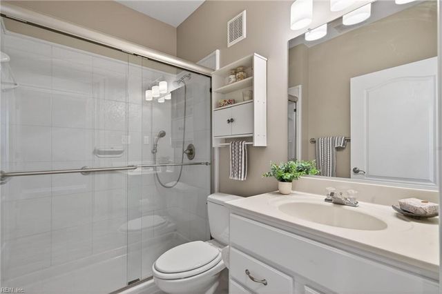 5564 Frog Pond LN, Virginia Beach, VA 23455