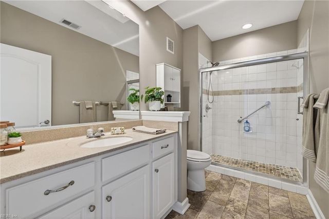 5564 Frog Pond LN, Virginia Beach, VA 23455