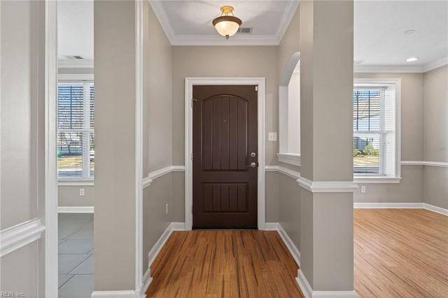 5564 Frog Pond LN, Virginia Beach, VA 23455