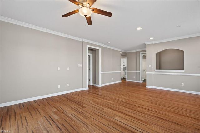 5564 Frog Pond LN, Virginia Beach, VA 23455