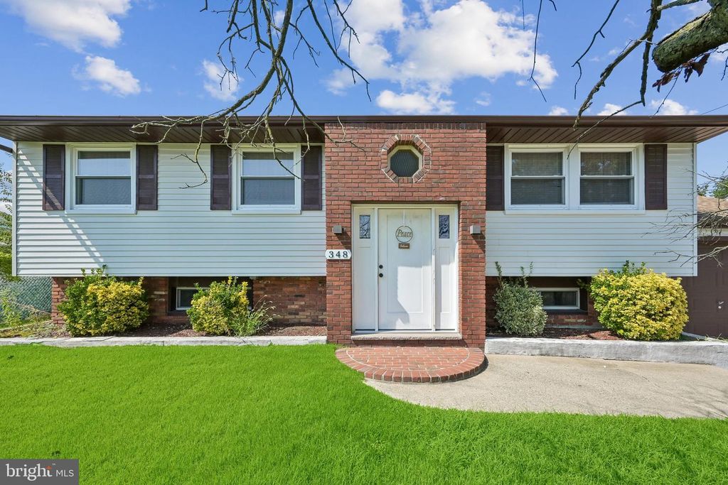 348 PEACH RD, BELLMAWR, NJ 08031 — exterior