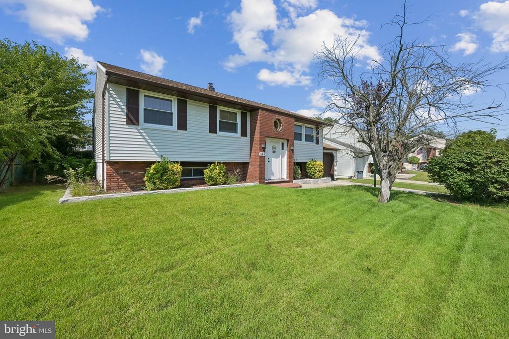 348 PEACH RD, BELLMAWR, NJ 08031 — photo 2