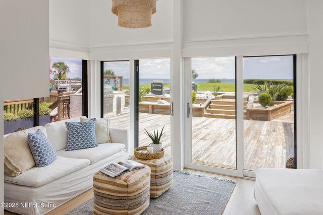 2277 SEMINOLE Road M, Atlantic Beach, FL 32233