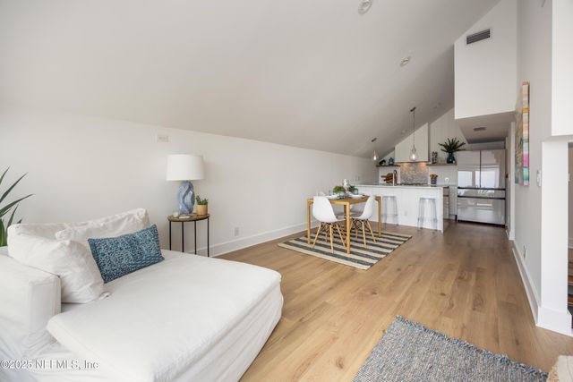 2277 SEMINOLE Road M, Atlantic Beach, FL 32233