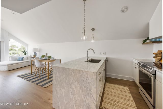 2277 SEMINOLE Road M, Atlantic Beach, FL 32233