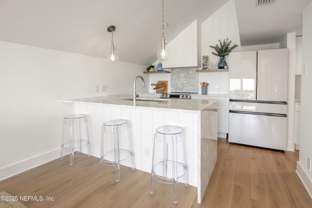 2277 SEMINOLE Road M, Atlantic Beach, FL 32233