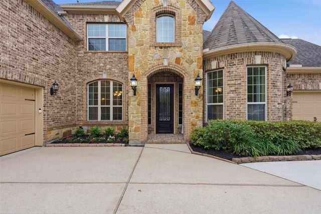 2300 Halls Creek Court, Friendswood, TX 77546