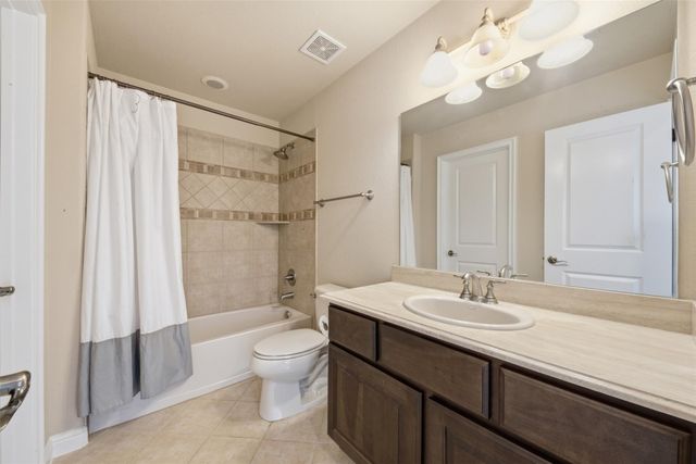 2300 Halls Creek Court, Friendswood, TX 77546