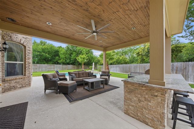 2300 Halls Creek Court, Friendswood, TX 77546