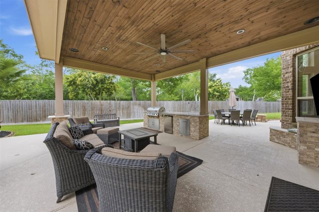 2300 Halls Creek Court, Friendswood, TX 77546