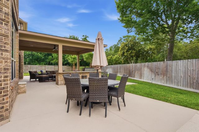 2300 Halls Creek Court, Friendswood, TX 77546