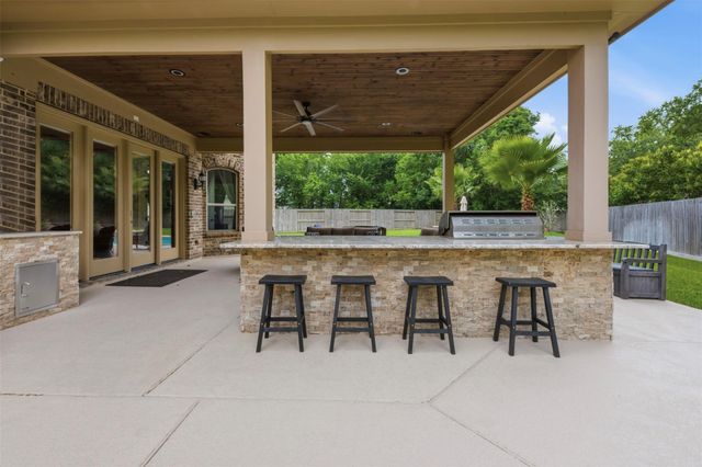 2300 Halls Creek Court, Friendswood, TX 77546