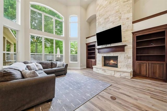 2300 Halls Creek Court, Friendswood, TX 77546