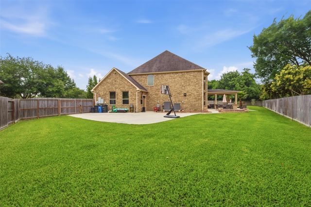 2300 Halls Creek Court, Friendswood, TX 77546