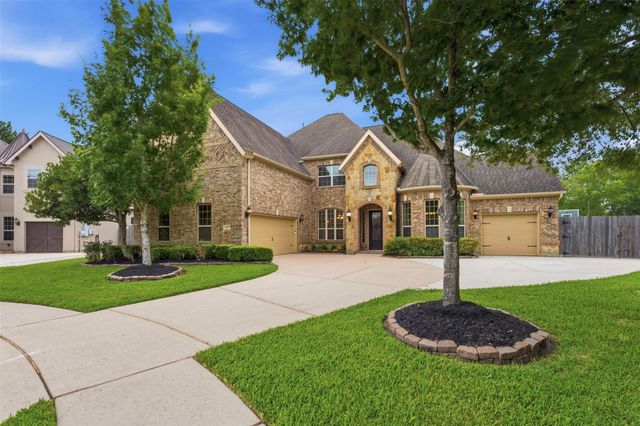 2300 Halls Creek Court, Friendswood, TX 77546