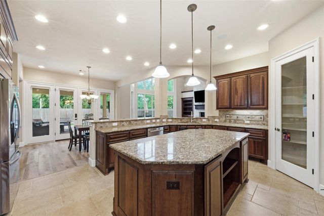 2300 Halls Creek Court, Friendswood, TX 77546
