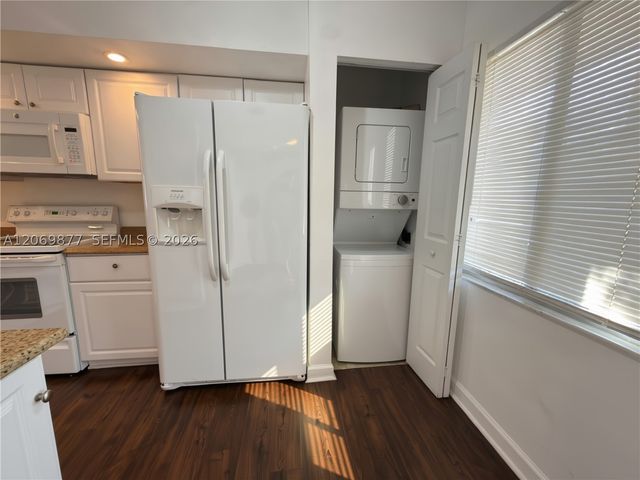 1301 SW 142nd Ave 104-H, Pembroke Pines, FL 33027