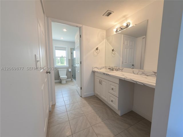 1301 SW 142nd Ave 104-H, Pembroke Pines, FL 33027