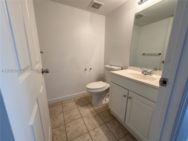1301 SW 142nd Ave 104-H, Pembroke Pines, FL 33027